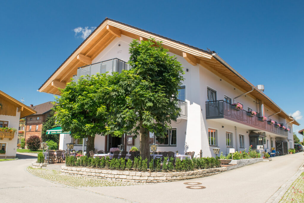 Gasthaus Schmidmayer von vorne rechts